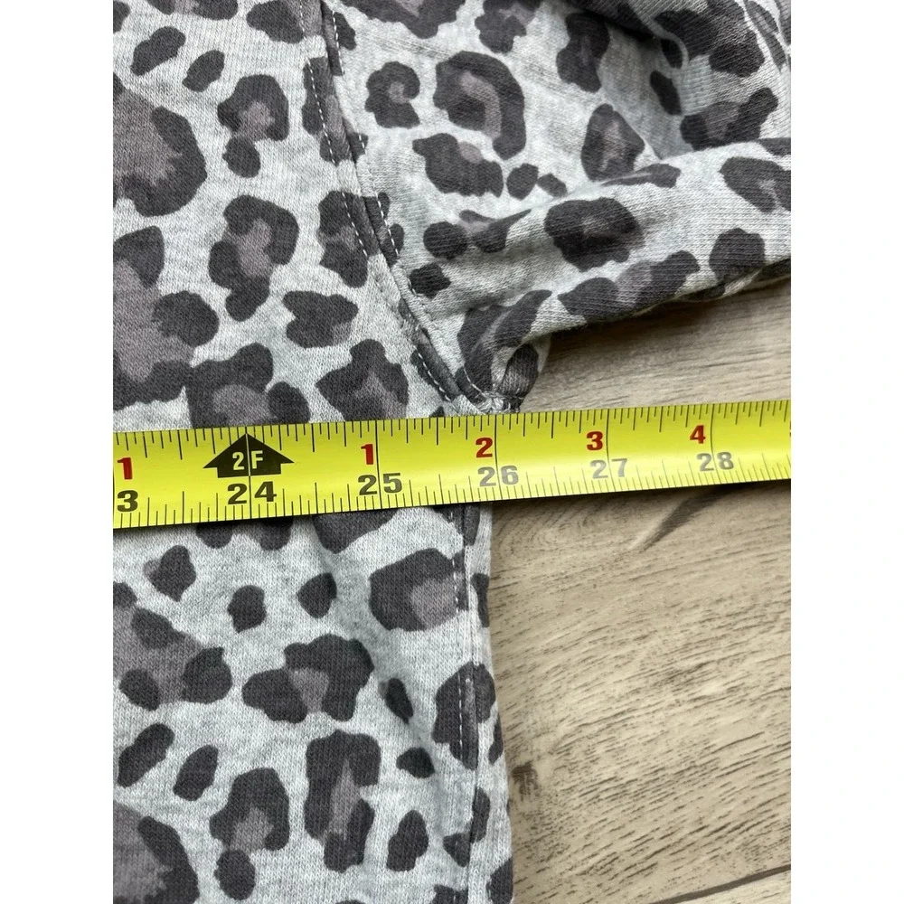American Eagle Sweatshirt Small Ahh-mazingly Soft Jegging Fit Relaxed Leopard - Picture 9 of 13